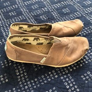 Toms-“Ash Grey”, size 8....VGUC